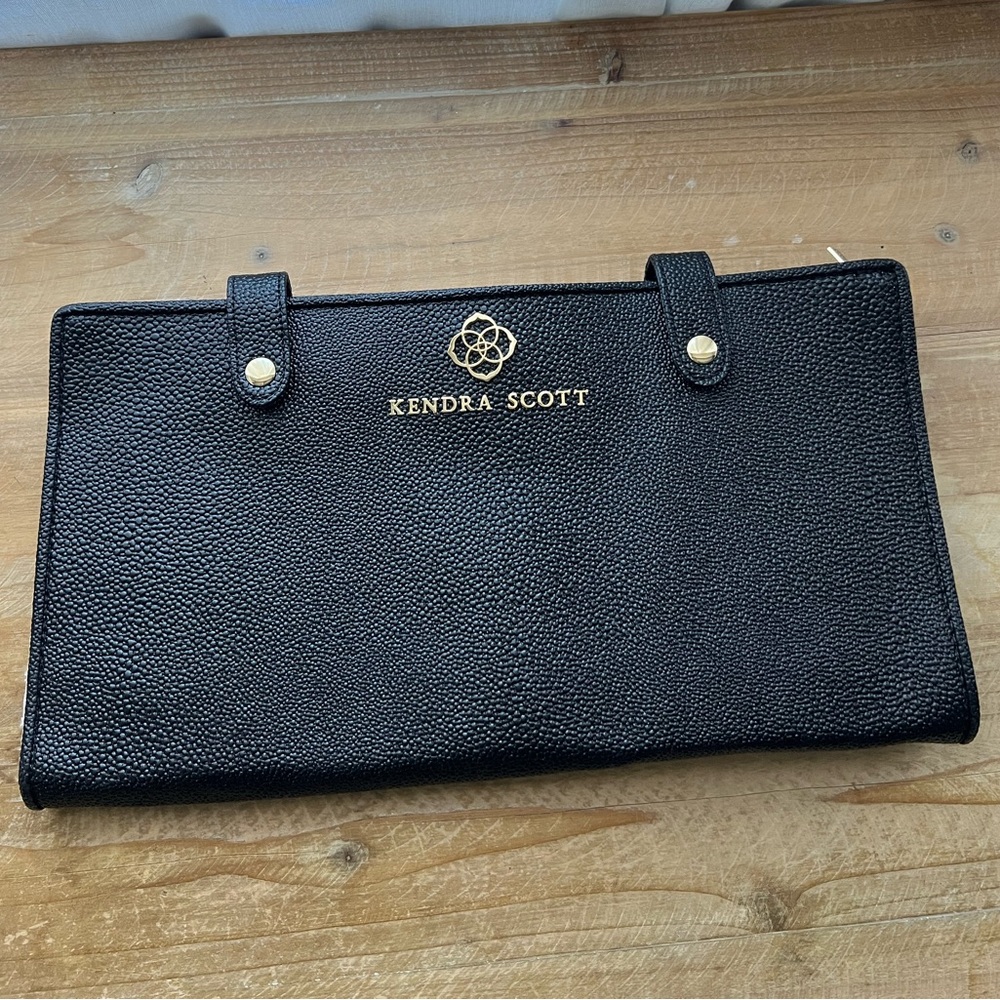 Kendra Scott Jet Set Travel And Jewelry Folio In Black